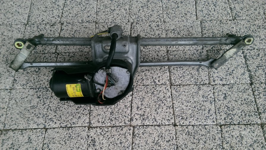 ДВИГАТЕЛЬ (МЕХАНИЗМ) СТЕКЛООЧИСТИТЕЛЯ ПЕРЕДНИЙ-CLIO II 2