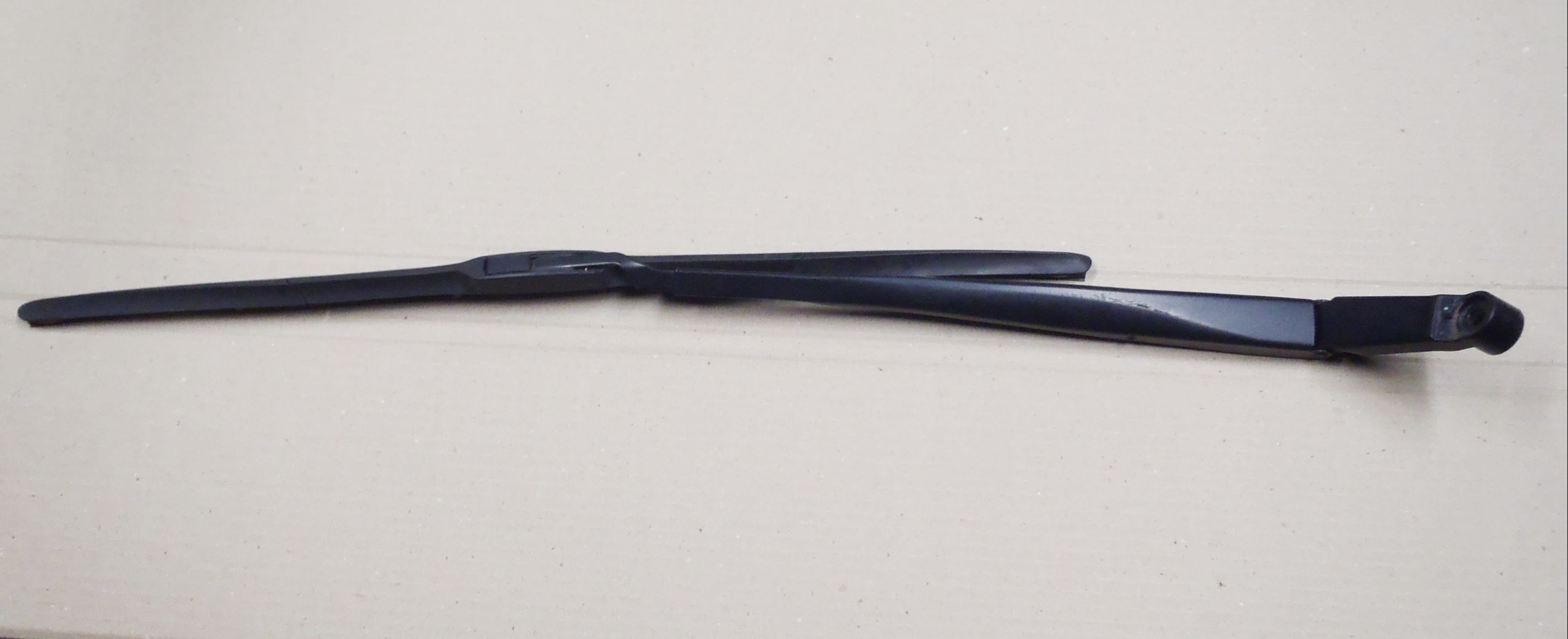 85221-0F030 - VERSO 09-18 ВАЖІЛЬ СКЛООЧИСНИКА