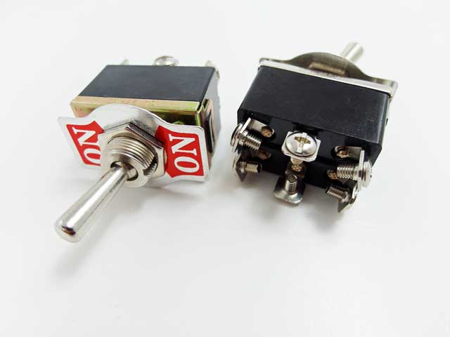 

przełacznik duży KN3 202A 6pin 2 pozycje On-on,