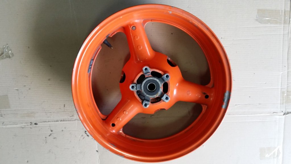 Suzuki GSF 1200 N задний обод 98r