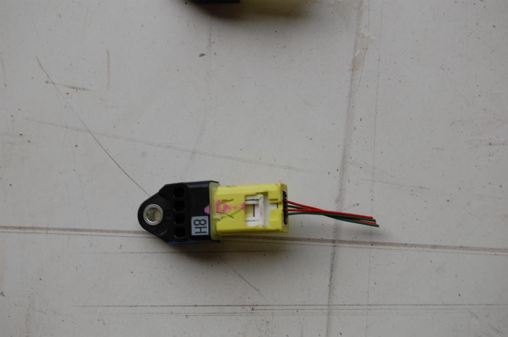 Beschleunigungssensor Crashsensor YARIS III 3 LIFT 2015