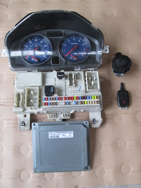 Комп'ютер ключ автомобіля комплект VOLVO C30 1.6 16 в повний комплект