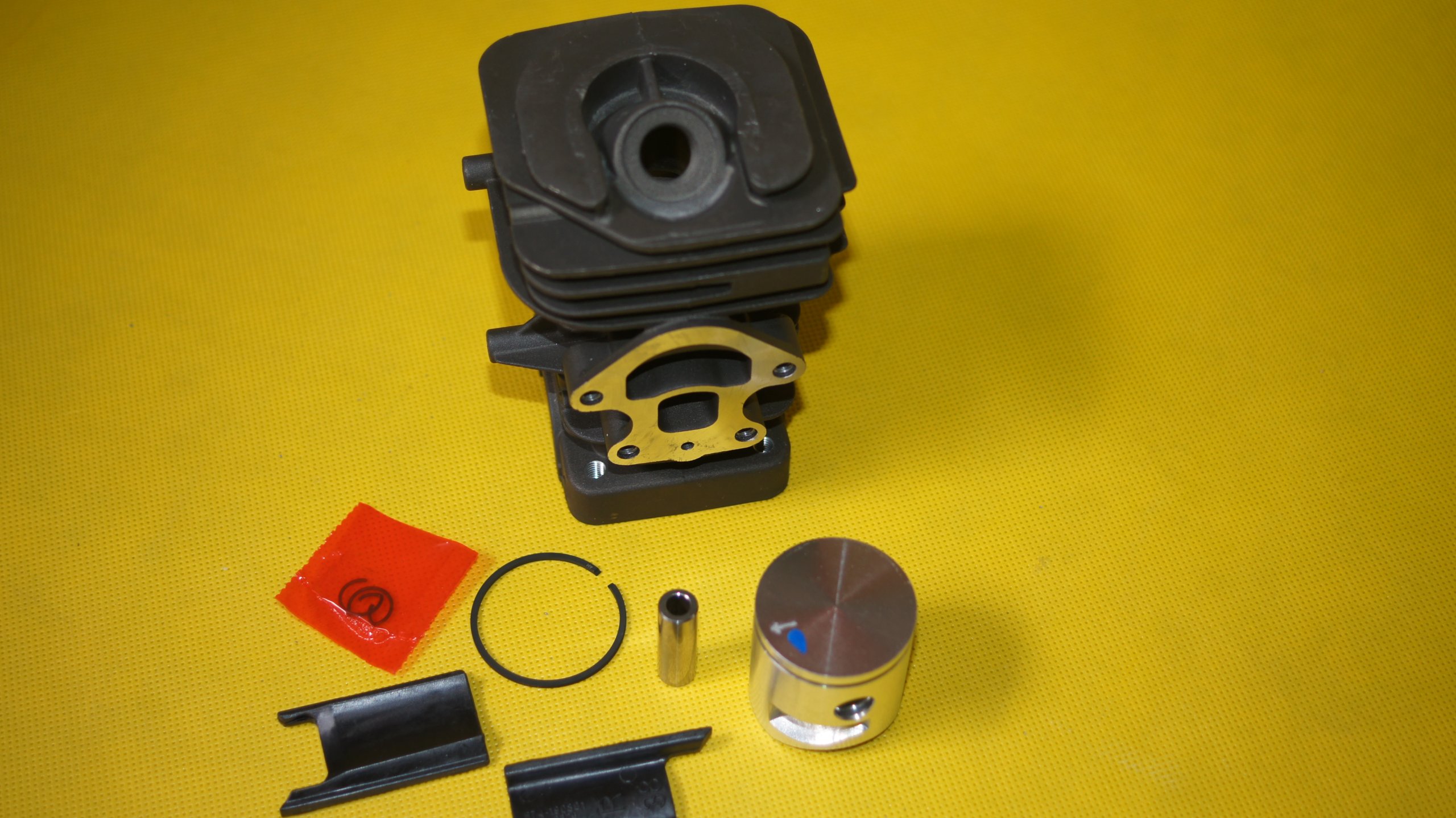 Cylinder tłok HUSQVARNA 235 236 240 39cm Marka Husqvarna