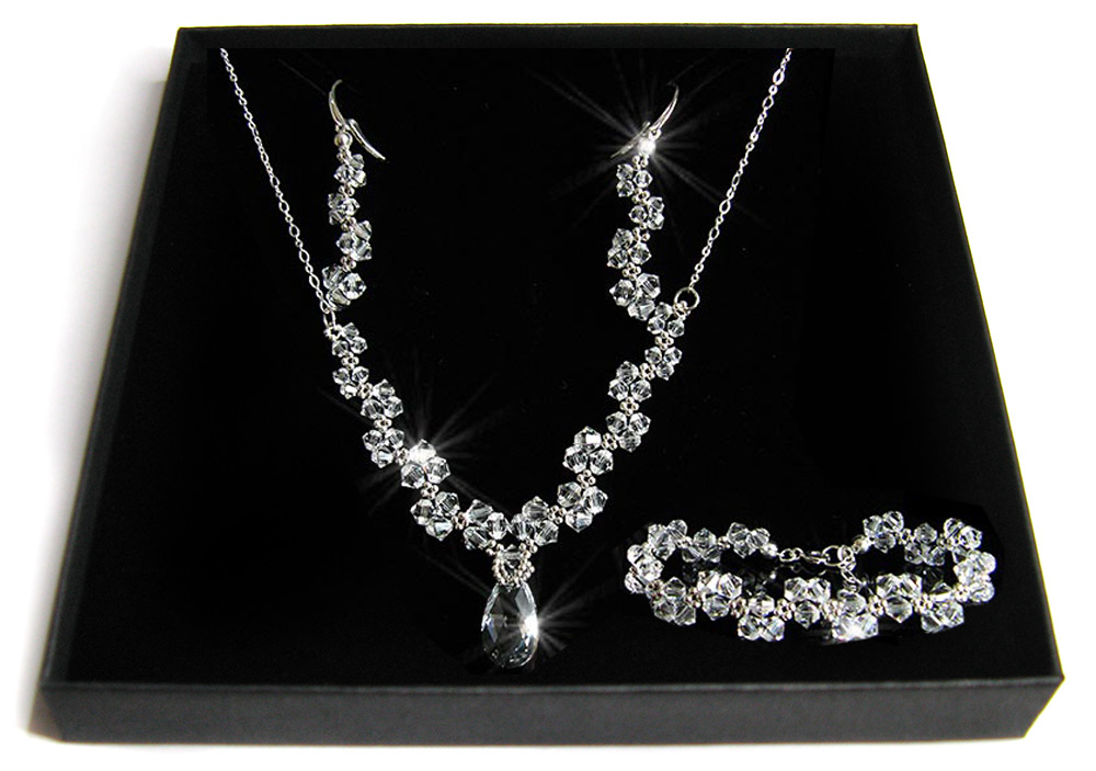 

Komplet z krysztalów Swarovski Crystal