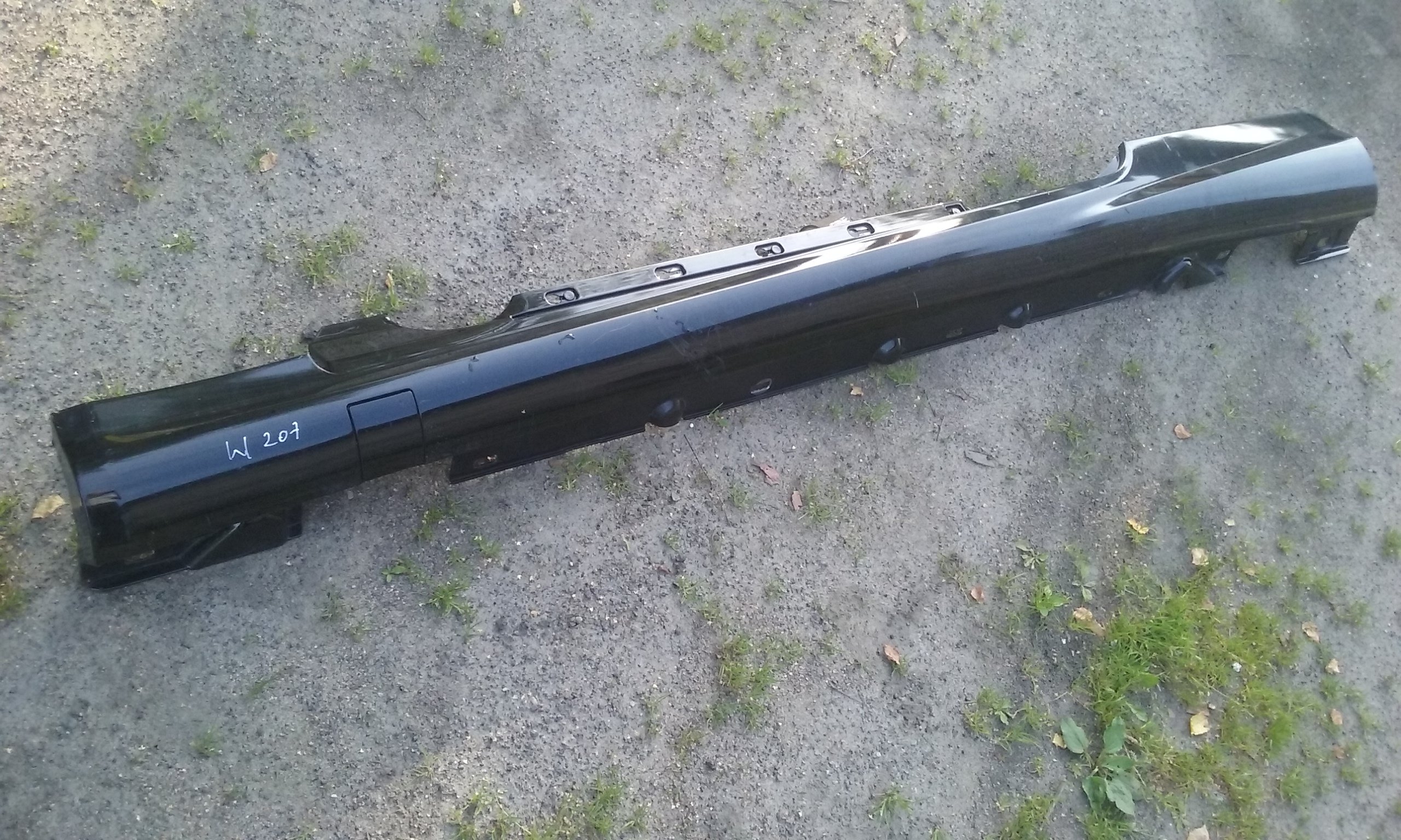 MERCEDES W207 AMG LISTWA PROGOWA LEWA A2076900940