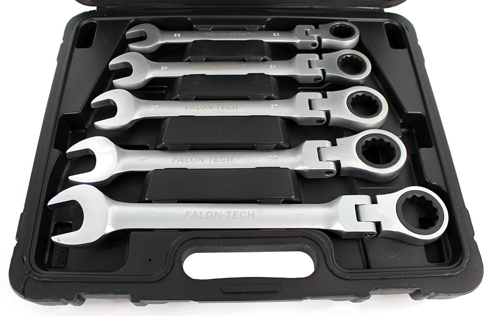 KLUCZE PLASKO OCZKOWE Z GRZECHOTKA LAMANE 8 32 13E Weight with packaging 5 kg