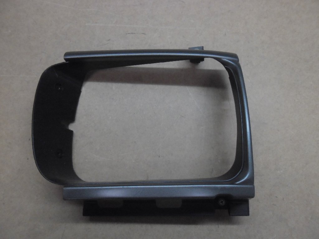 RAMKA REFLEKTORA LEWA TOYOTA HILUX NOWA ORYGINAL Parts manufacturer Toyota original OE
