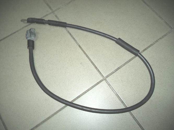 Клемма, масса, минусовый кабель аккумулятора грузовика