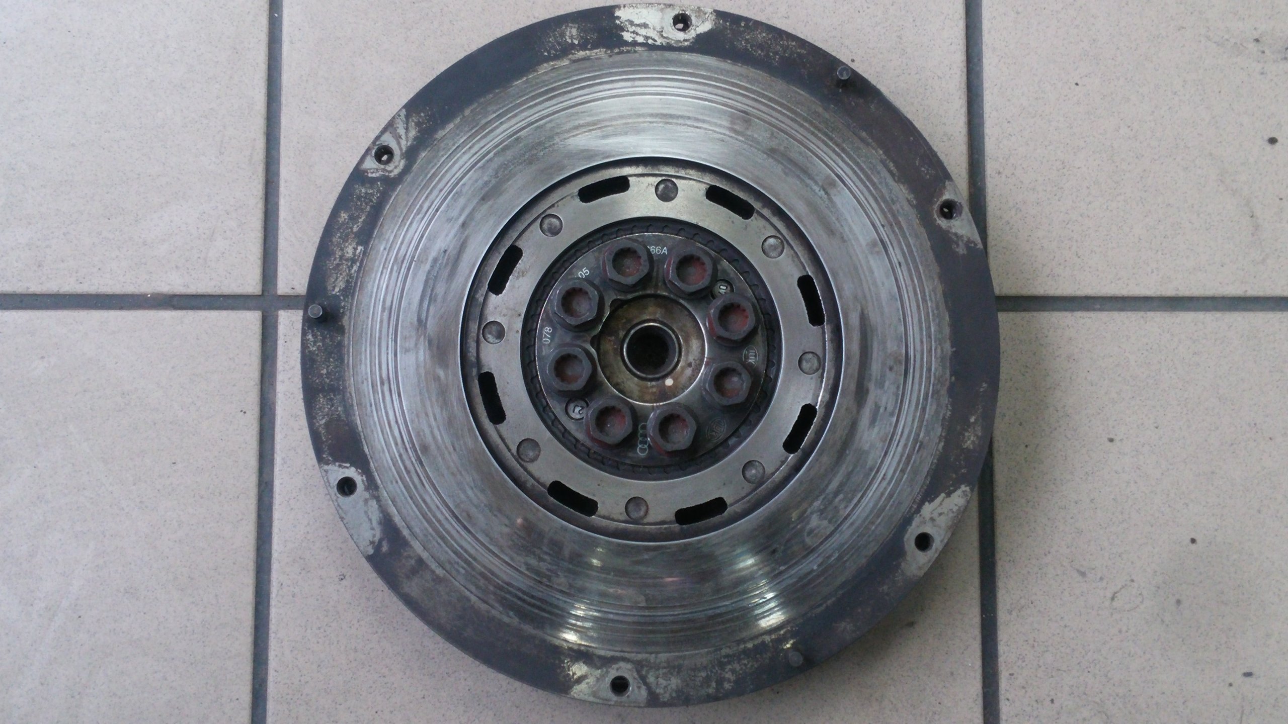 AUDI A4 A6 A8 двухмассовый маховик 078105266A