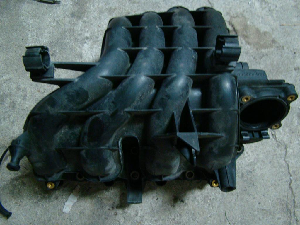 volkswagen oe 036129711DR коллектор Впускный