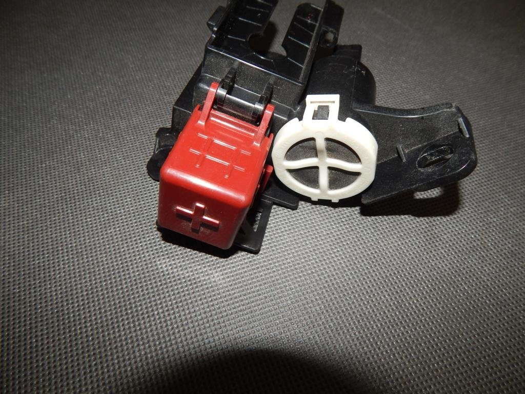 AUDI TT 8S ROZDZIELACZ PRĄDOWY 8S0937517 Producent części Audi