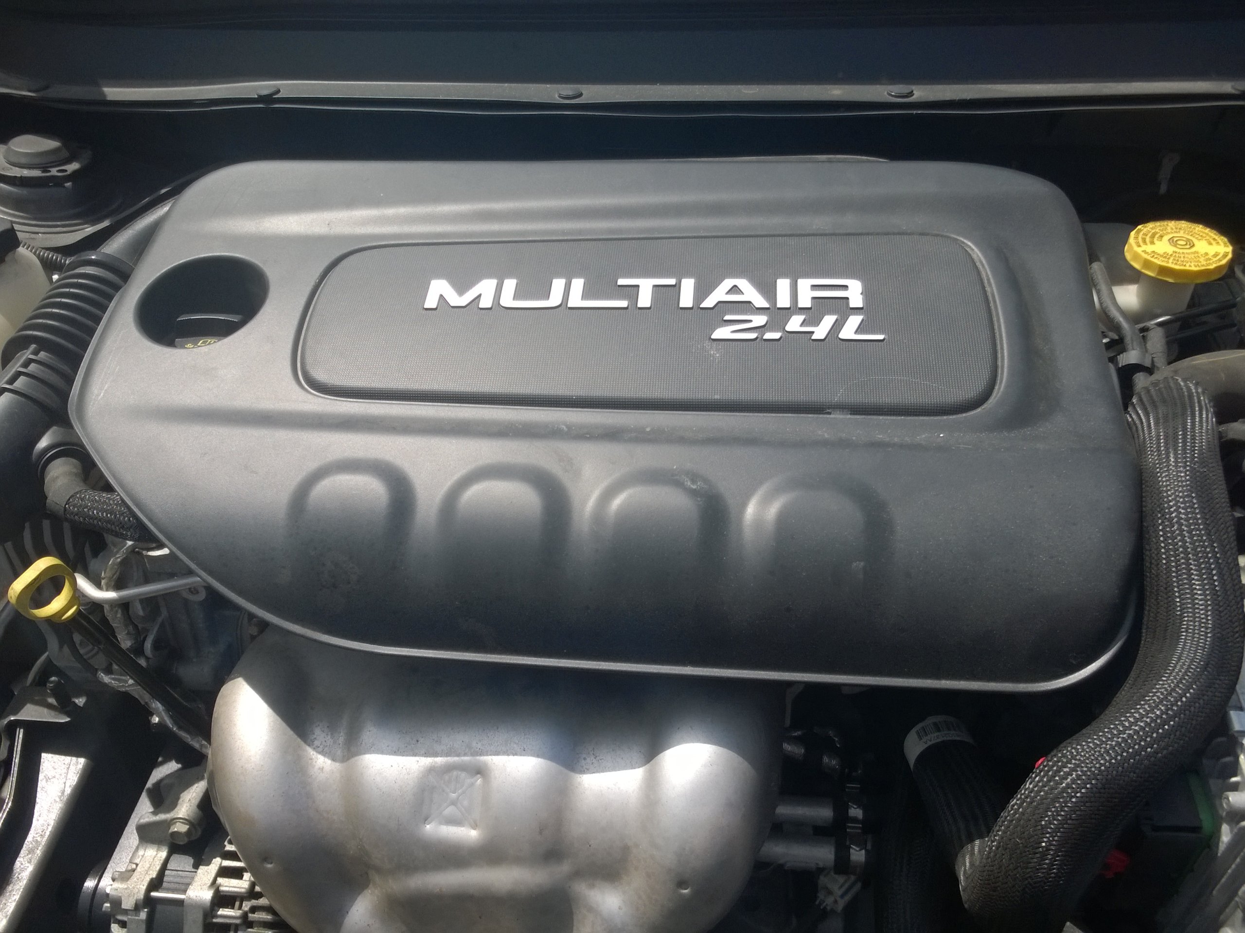 Jeep Cherokee KL капот двигуна 2.4 multiair 14-