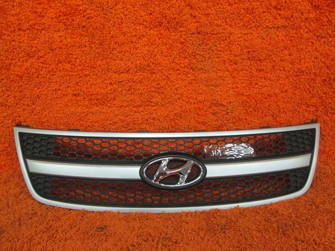 2007r+ Hyundai H1 решітка решітка радіатора бампера капоту перед