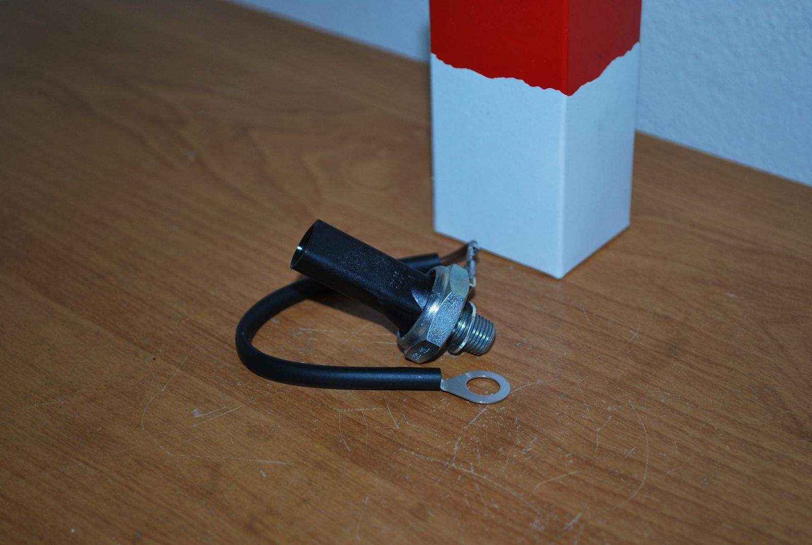 CZUJNIK CIŚNIENIA OLEJU SKODA OCTAVIA 2.0FSI EAN (GTIN) 8012510207321