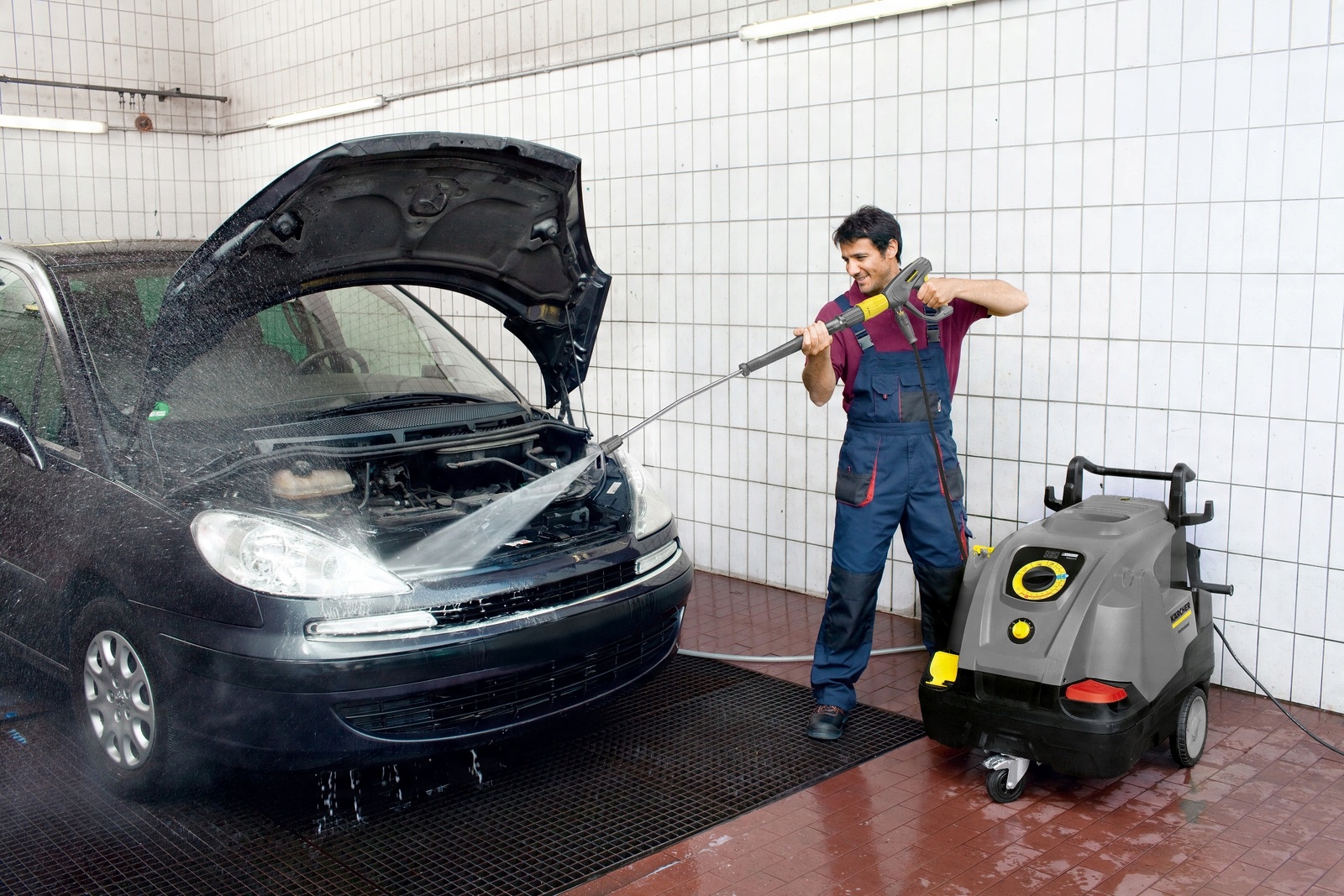 Karcher HDS 8/17 C професійна пральна машина + гаряча вода споживання води 760 л / год