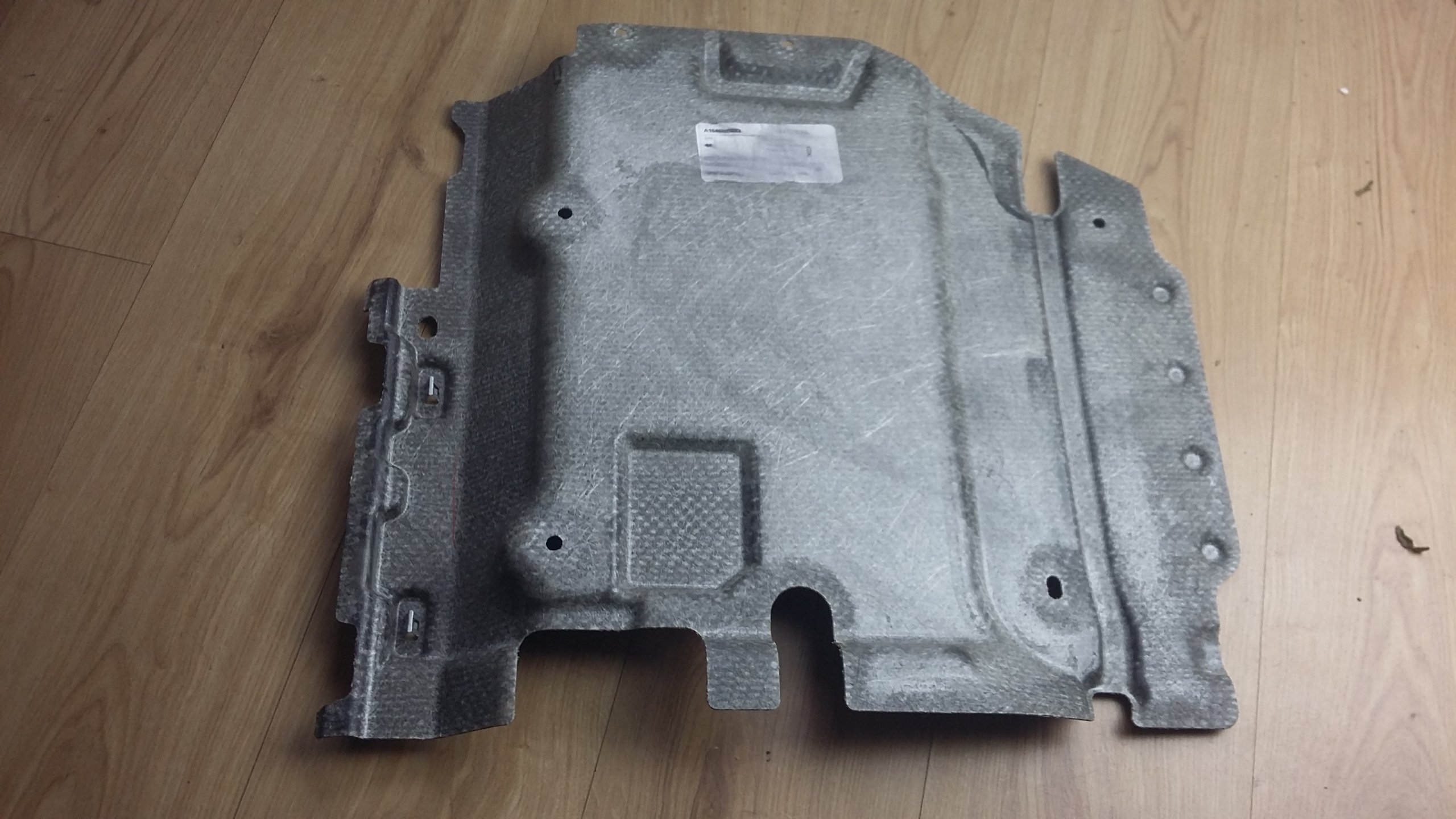 Кришка шасі права MERCEDES ML W164 A1646801223