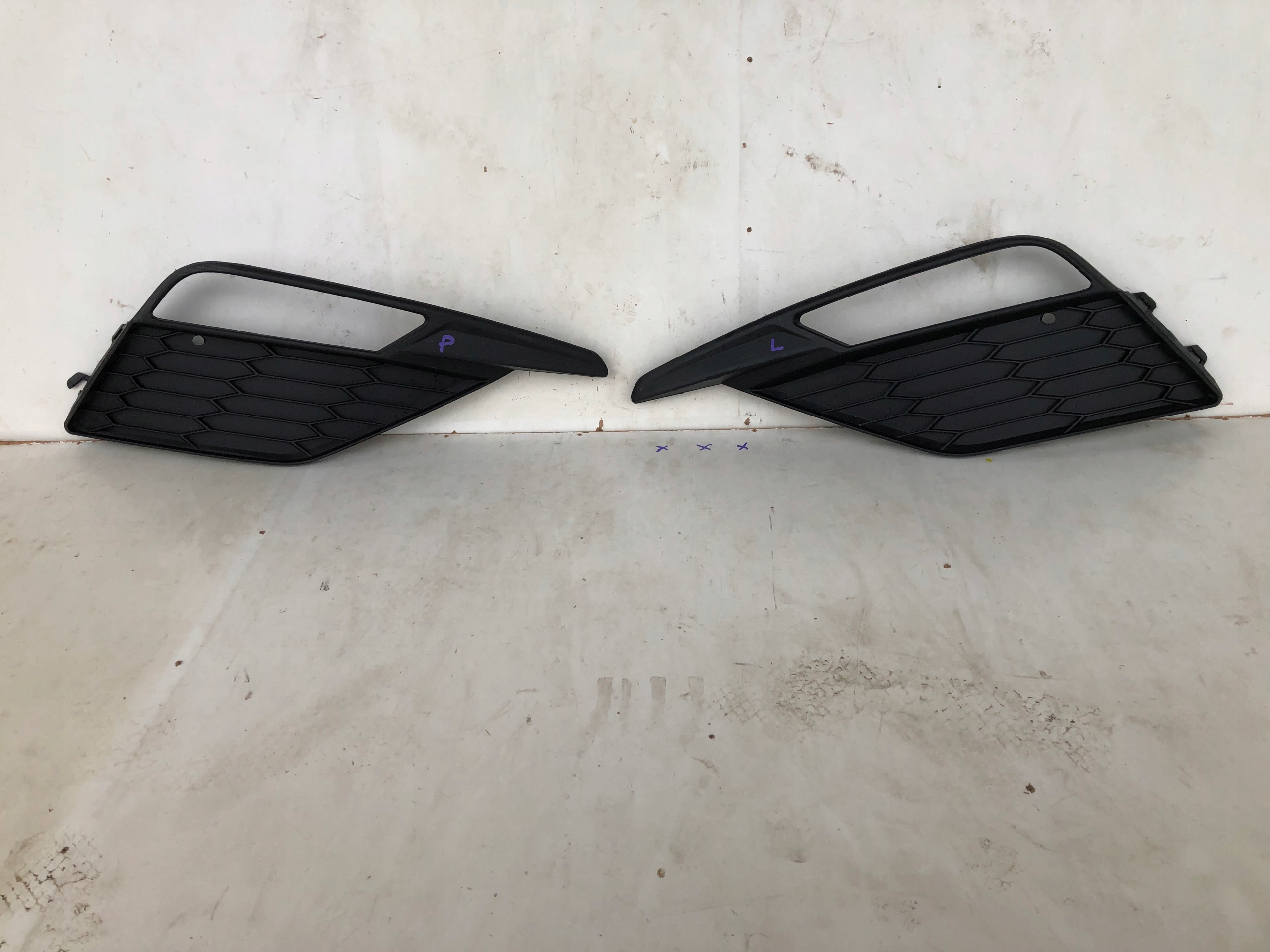 SEAT LEON III LIFT FR РЕШІТКА БАМПЕРА