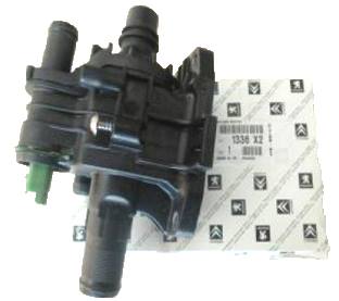 1336X2 - Корпус термостата Berlingo C5 P 206 407 1.6 HDI OE