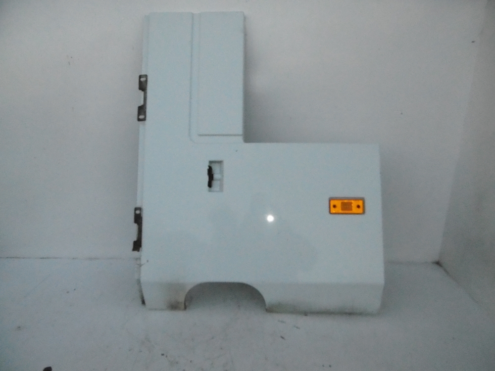 ЛЕВАЯ БОКОВАЯ КРЫШКА RENAULT MAGNUM E-TECH