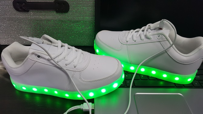 BUTY LED HIT SHUFFLE DANCE MODA 2018 ŚWIECĄCE R.35 Kolor biały wielokolorowy