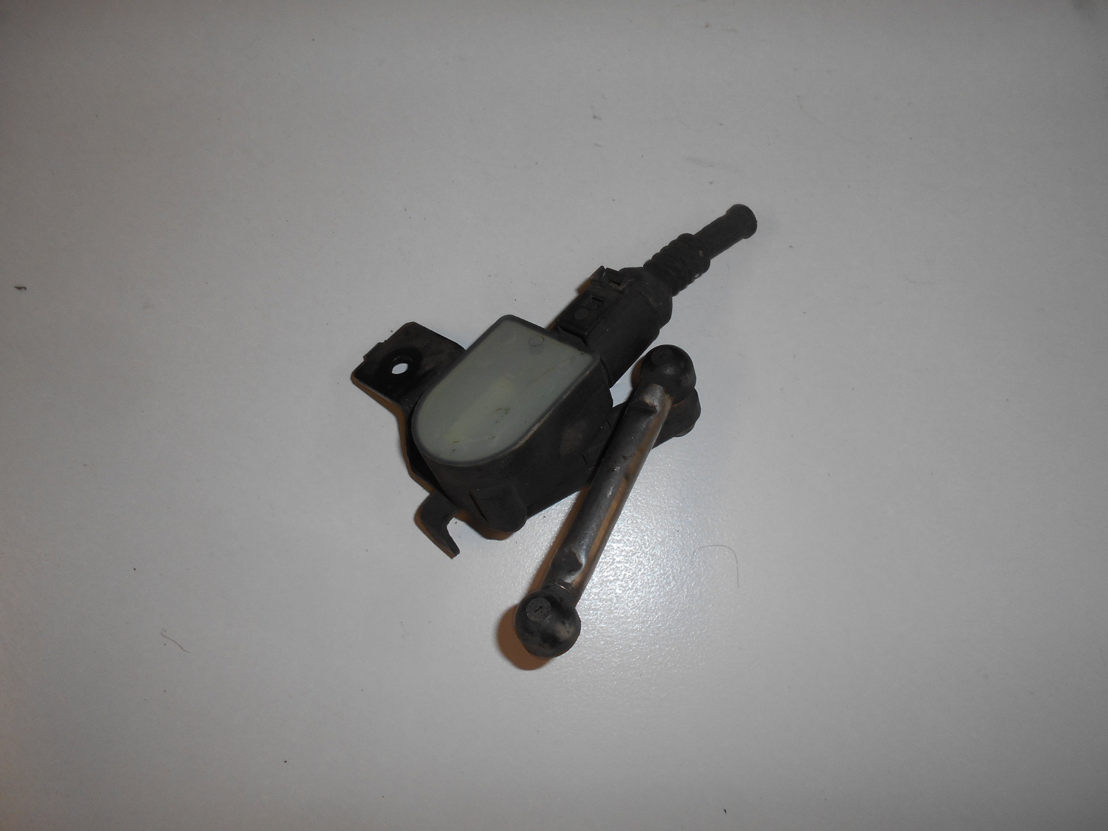 ДАТЧИК ВИРІВНЮВАННЯ КСЕНОН VW SEAT SKODAt0907503