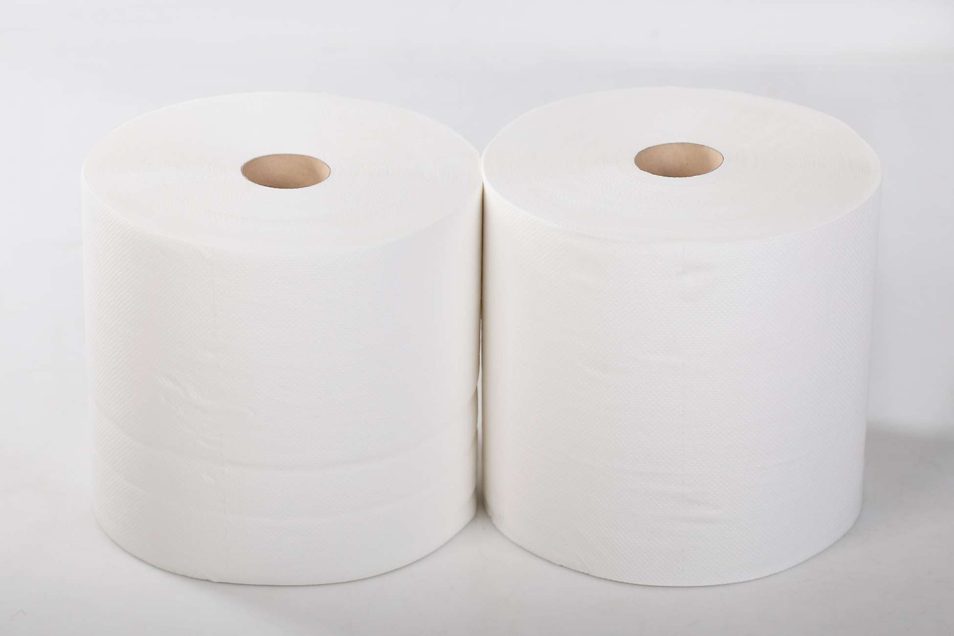 Бумажные полотенца 100 целлюлоза. Бумажные полотенца в рулонах. Полотенце бумажные рулон 200 метров. Рулон бумажных полотенец 1000 листов. Метровая бумага.