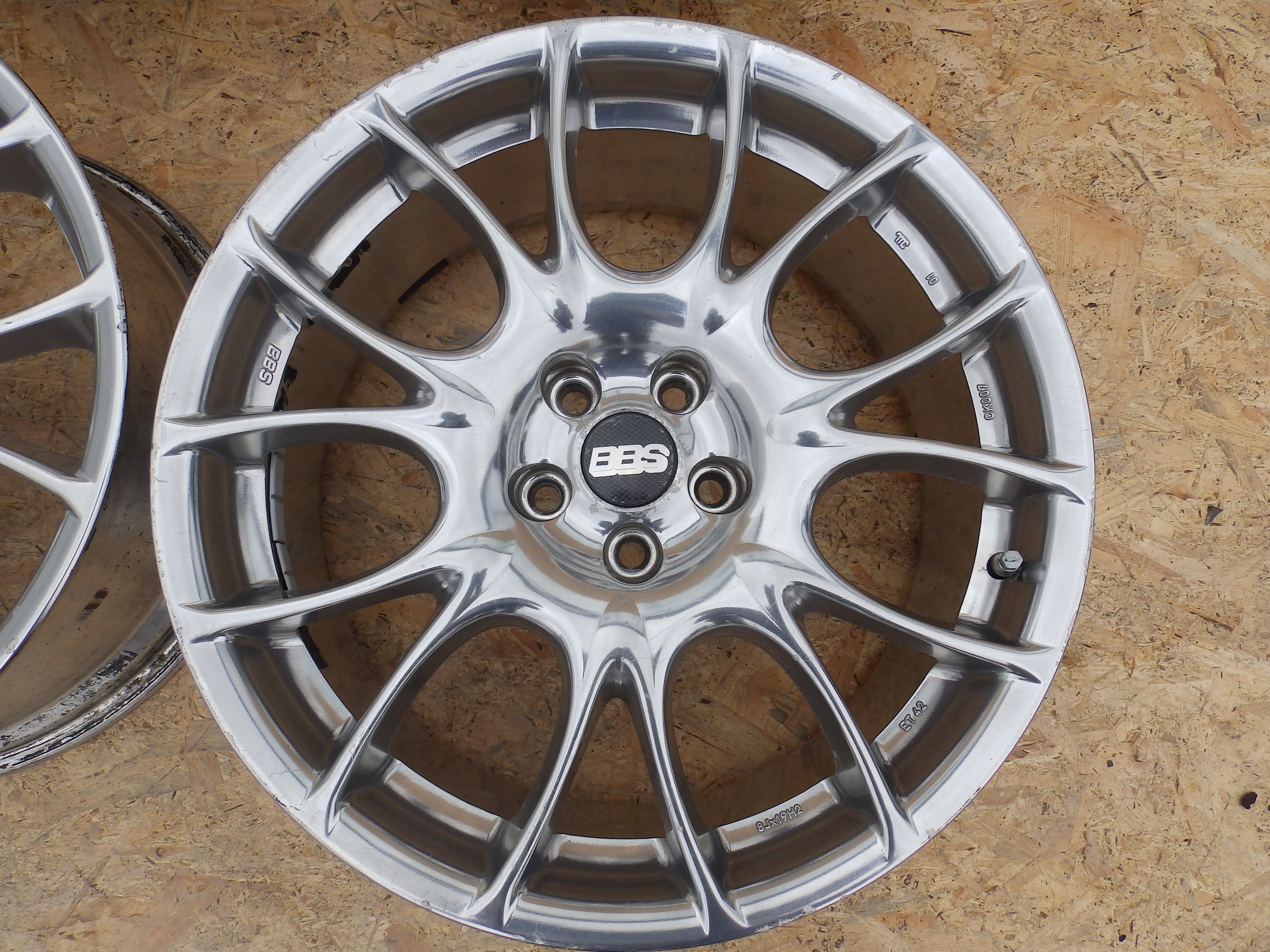 Комплект  felg BBS 8jx19h2 Et42 5x108 FERRARI VOLVO Код producenta BBS foto 0