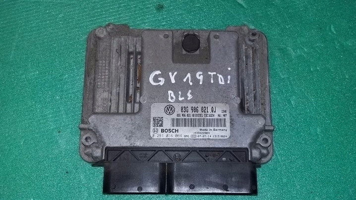 VW GOLF V 1.9 TDI KOMPUTER 03G906021QJ 0281014064