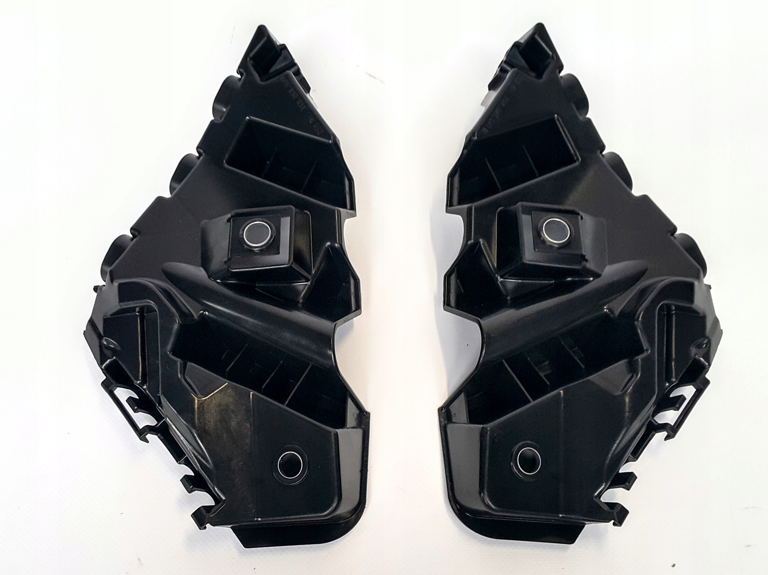 MOCOWANIE ŚLIZG ZDERZAKA PRAWY TOUAREG 760807184B Typ samochodu Samochody osobowe