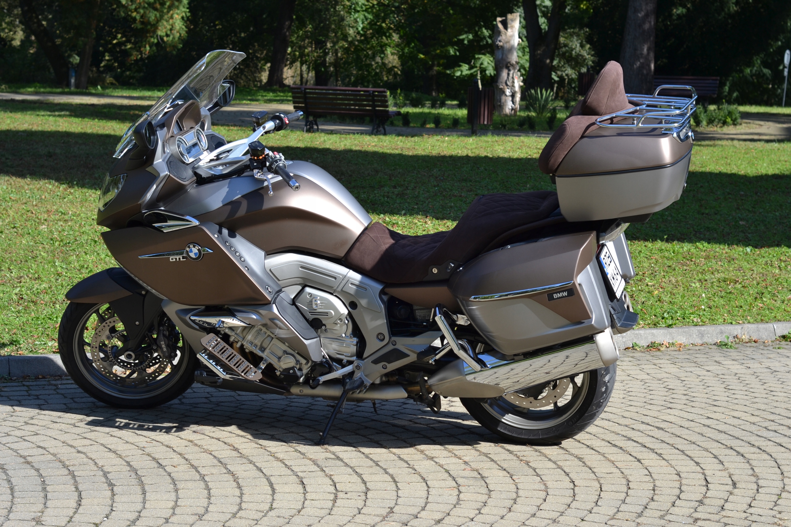 Кофры bmw r1200rt. БМВ 1600 GTL. BMW GTL 1600. R1200rt LC. BMW k1600gtl ветровое стекло.