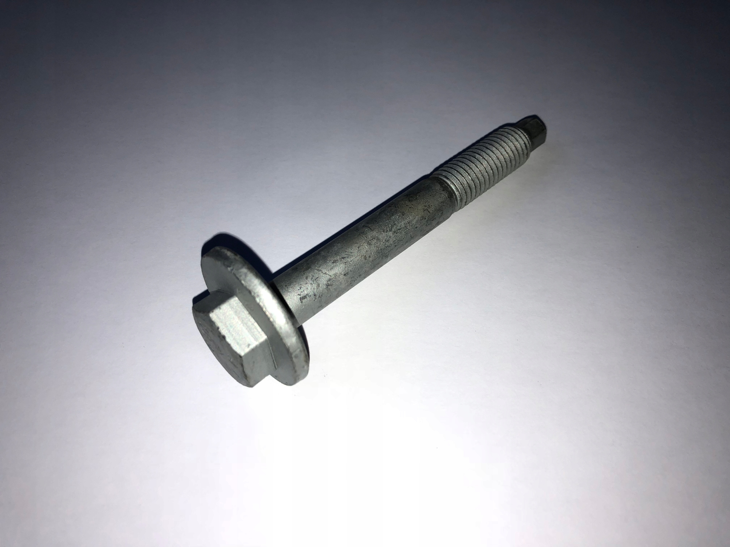 51737443 - Винт кроссовера задний верхний Alfa 159 Giulietta Thesi