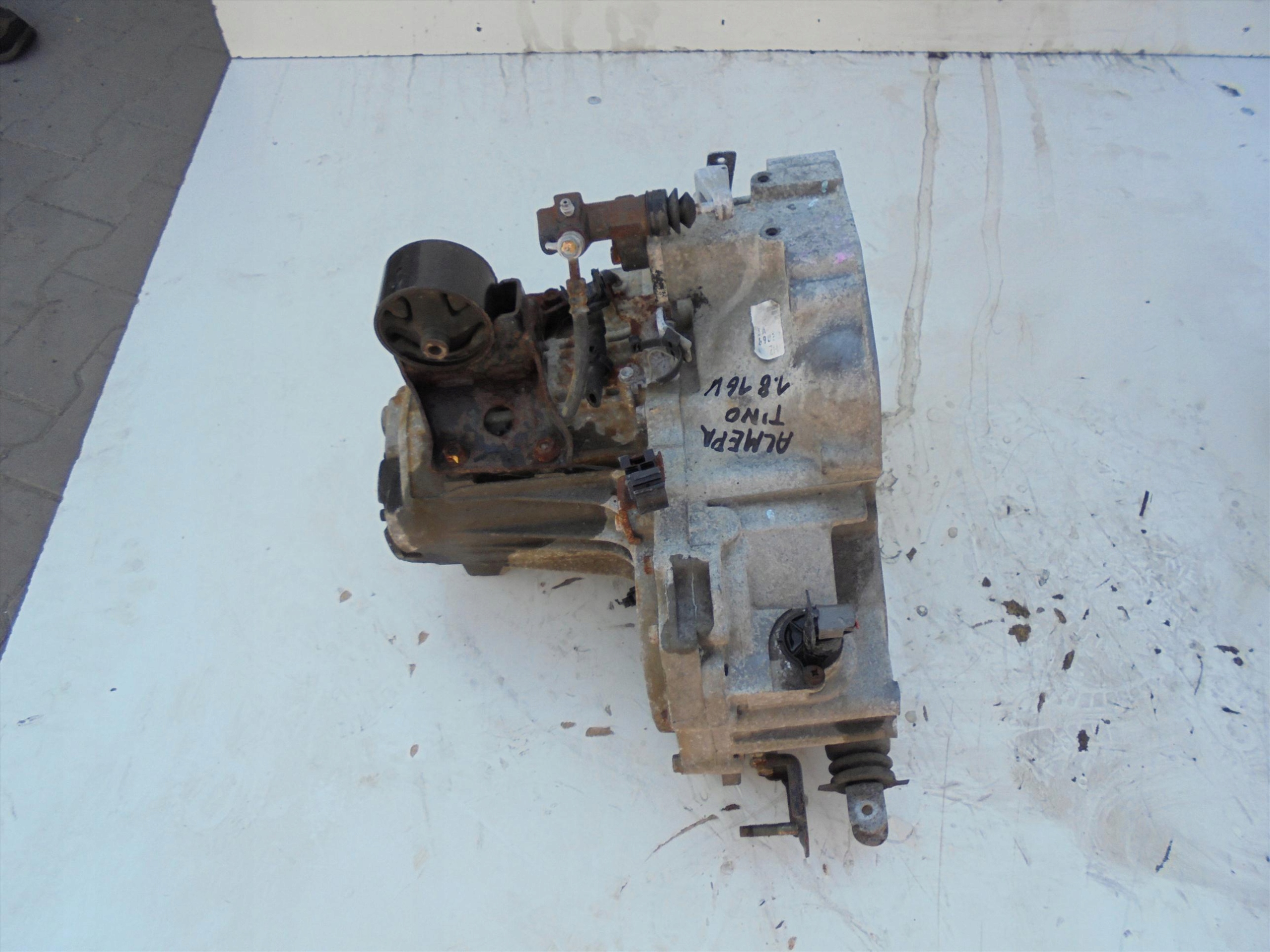 КОРОБКА BIEGOW NISSAN ALMERA ТИНО 1.86v