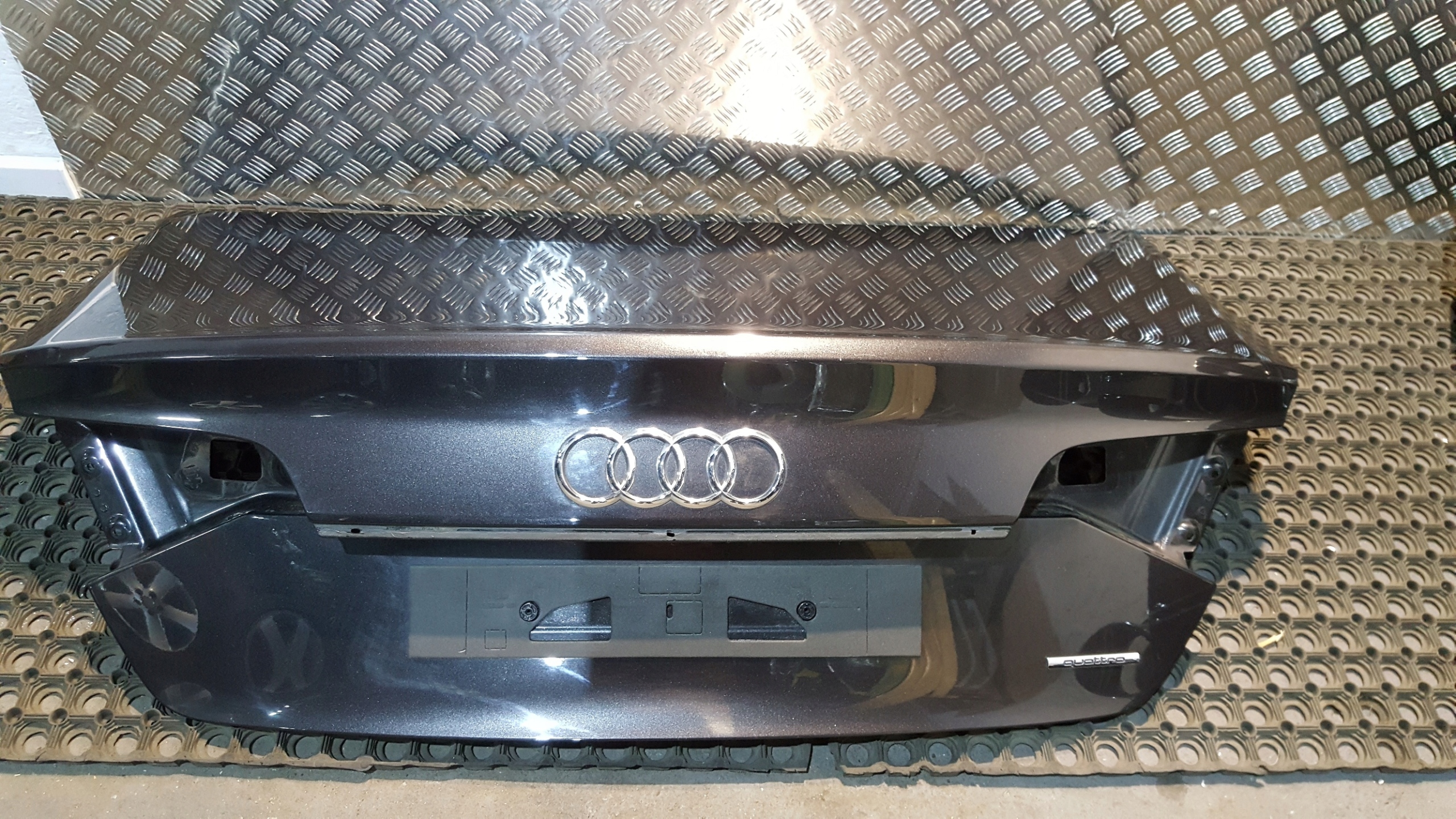 KLAPA TYL AUDI A8/S8 4H LIFT LIFTING 14-17 LZ7L