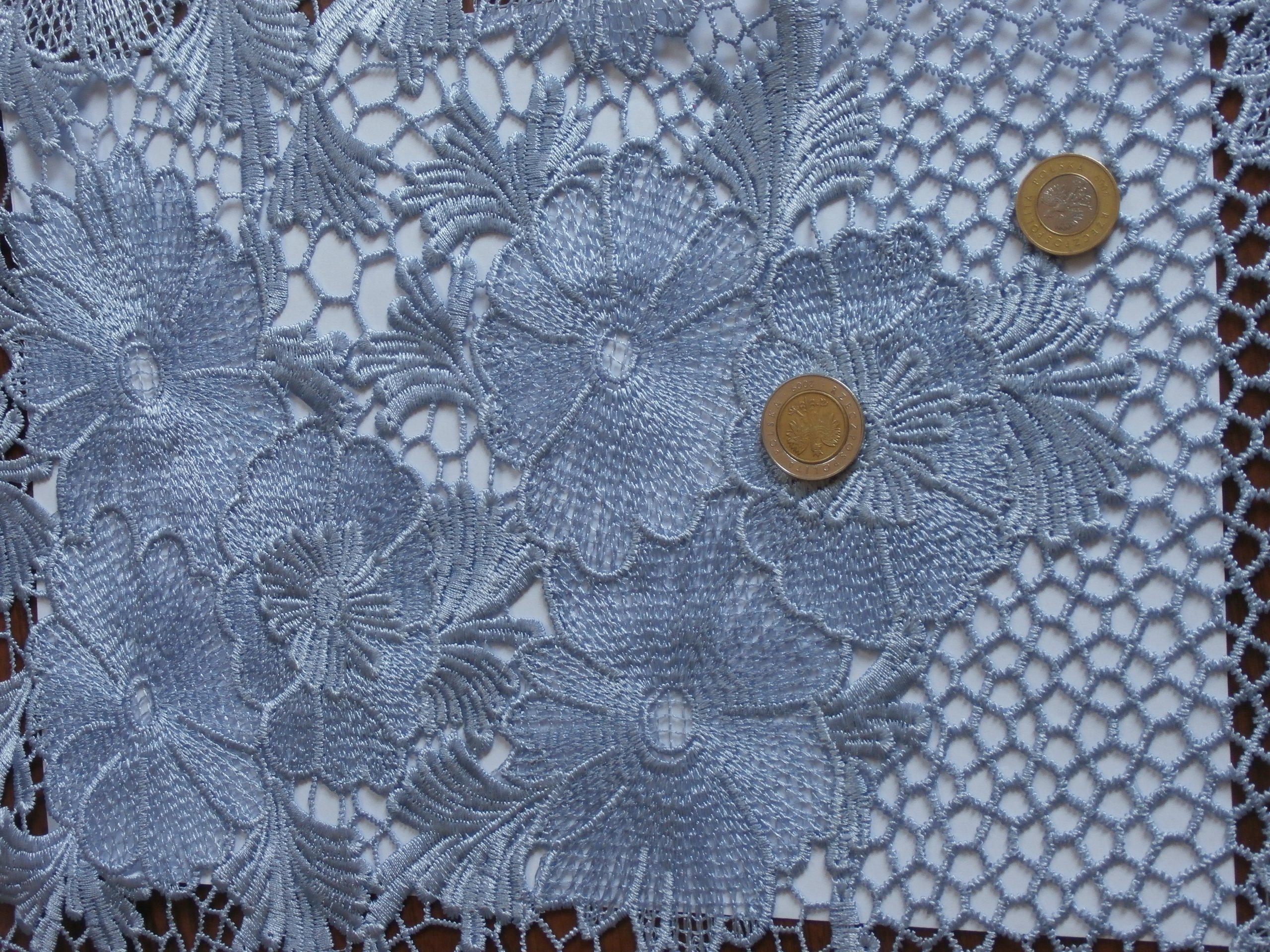 gipiura v holubí barvě