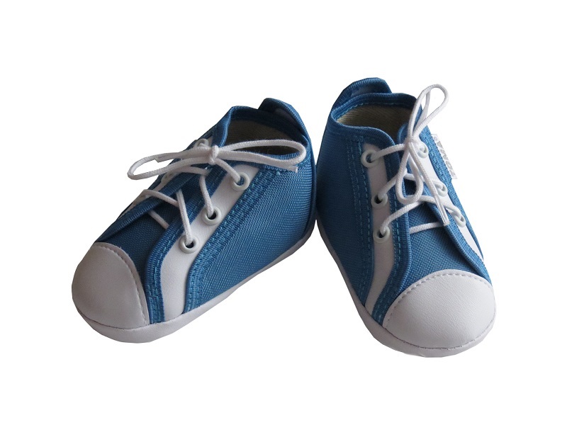 BUCIKI DO CHRZTU TRAMPKI ROZMIAR 11 Marka Inna marka