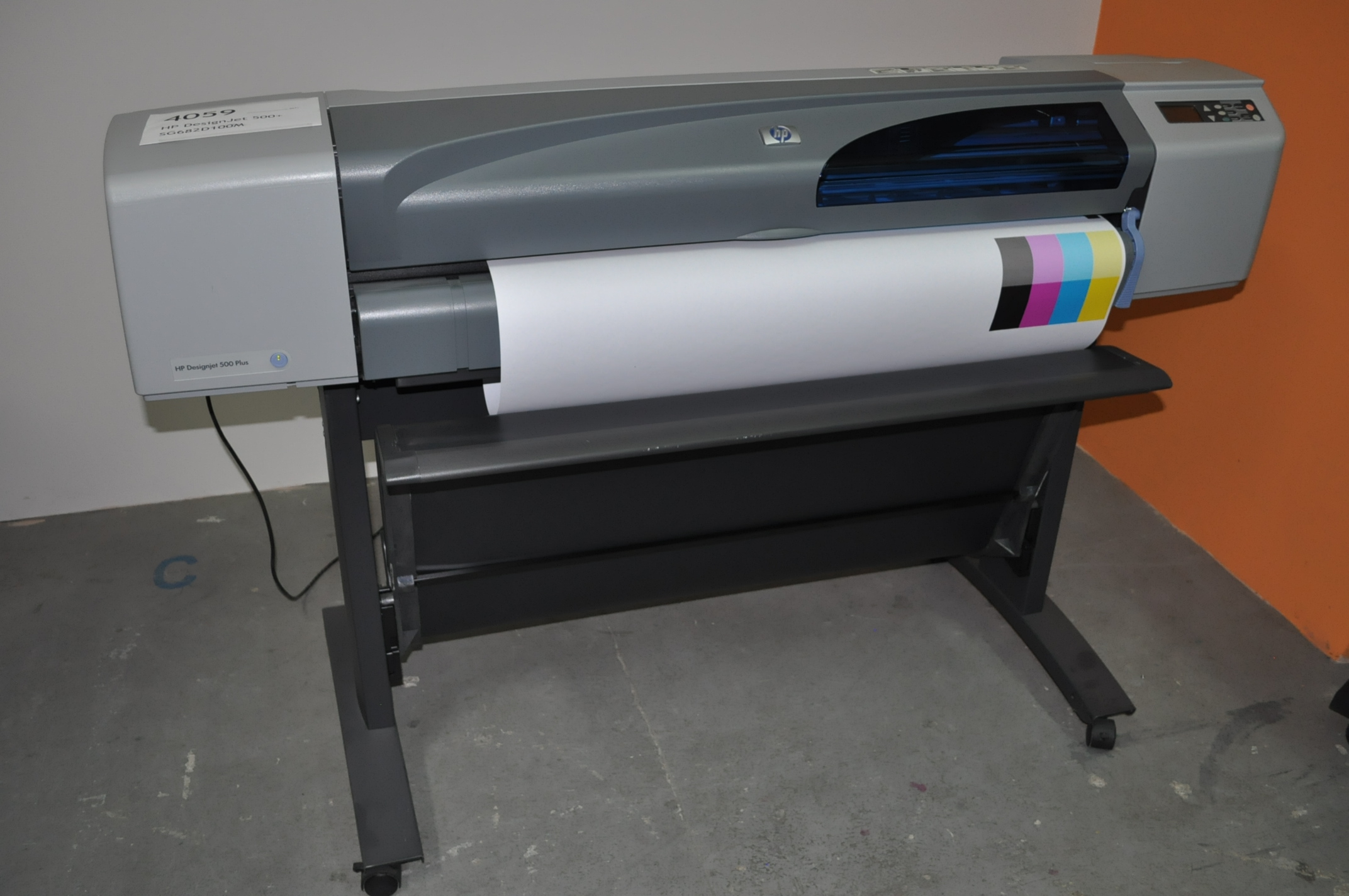 Можно ли печатать на плоттере hp designjet 500