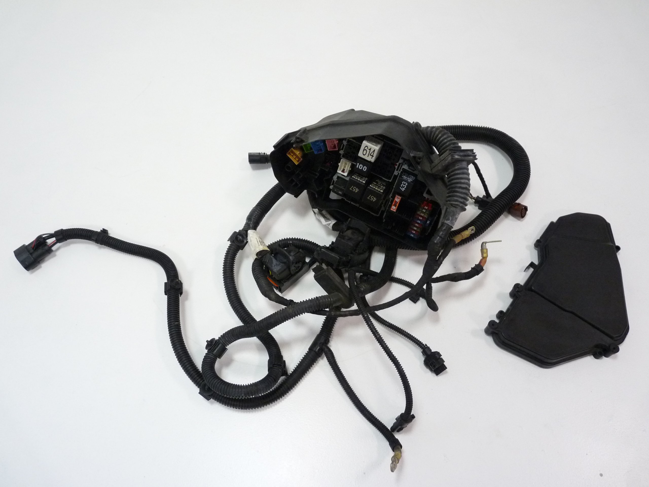 MBM TOUAREG 7P SKRZYNKA BEZPIECZNIKÓW 7P6971072AJ