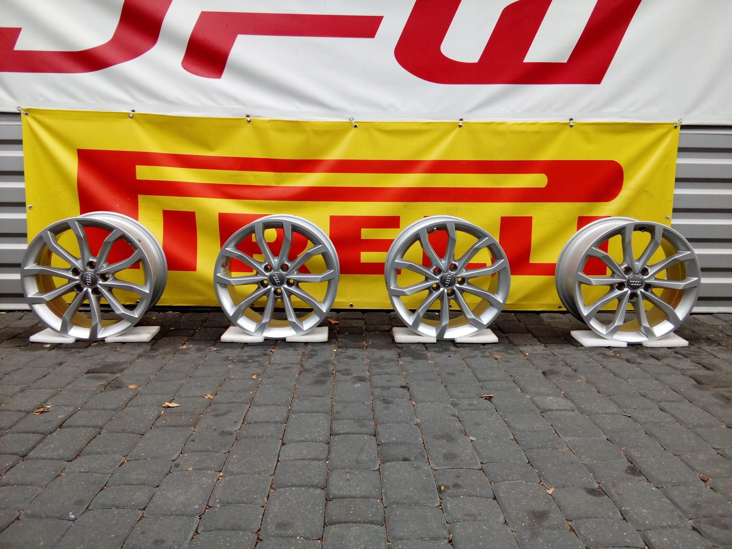 Oryginalne Felgi Audi 18 A3 A4 A5 A6 A8 Q3 Q5 TT Odsadzenie (ET) 39