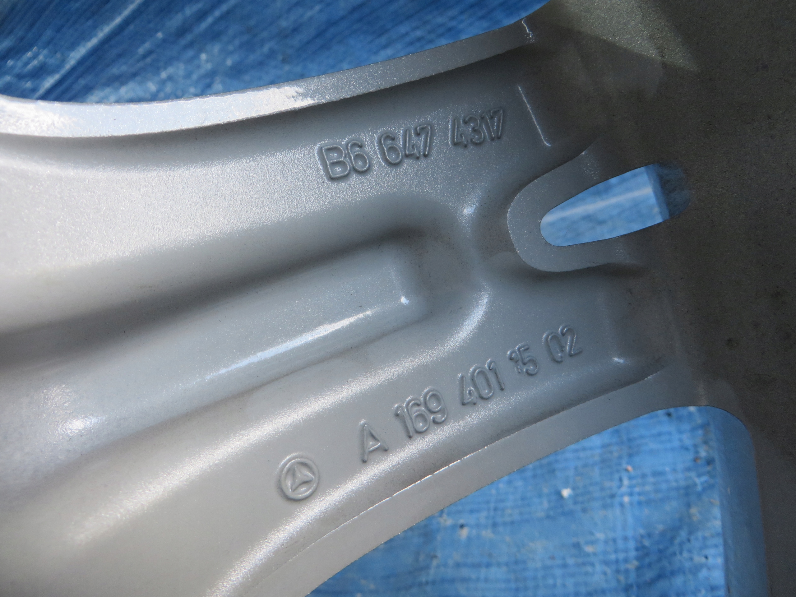 MERCEDES W169 FELGA 7JX17H2 ET49 5X112 Rozstaw śrub 5x112