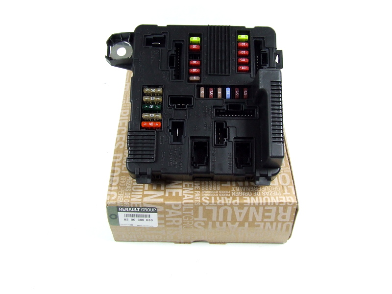 SKRZYNKA BEZPIECZNIKOW BSI R MEGANE II 8200306033