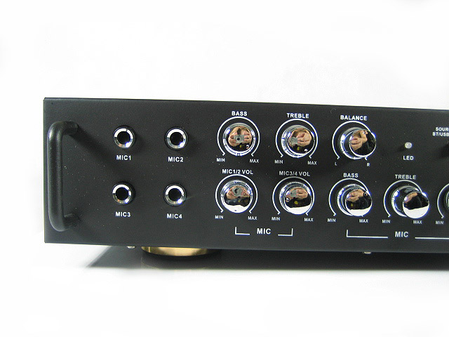 ZESTAW KARAOKE 600W MIKROFONY BEZPRZEWODOWE +KABLE Liczba kanałów 2