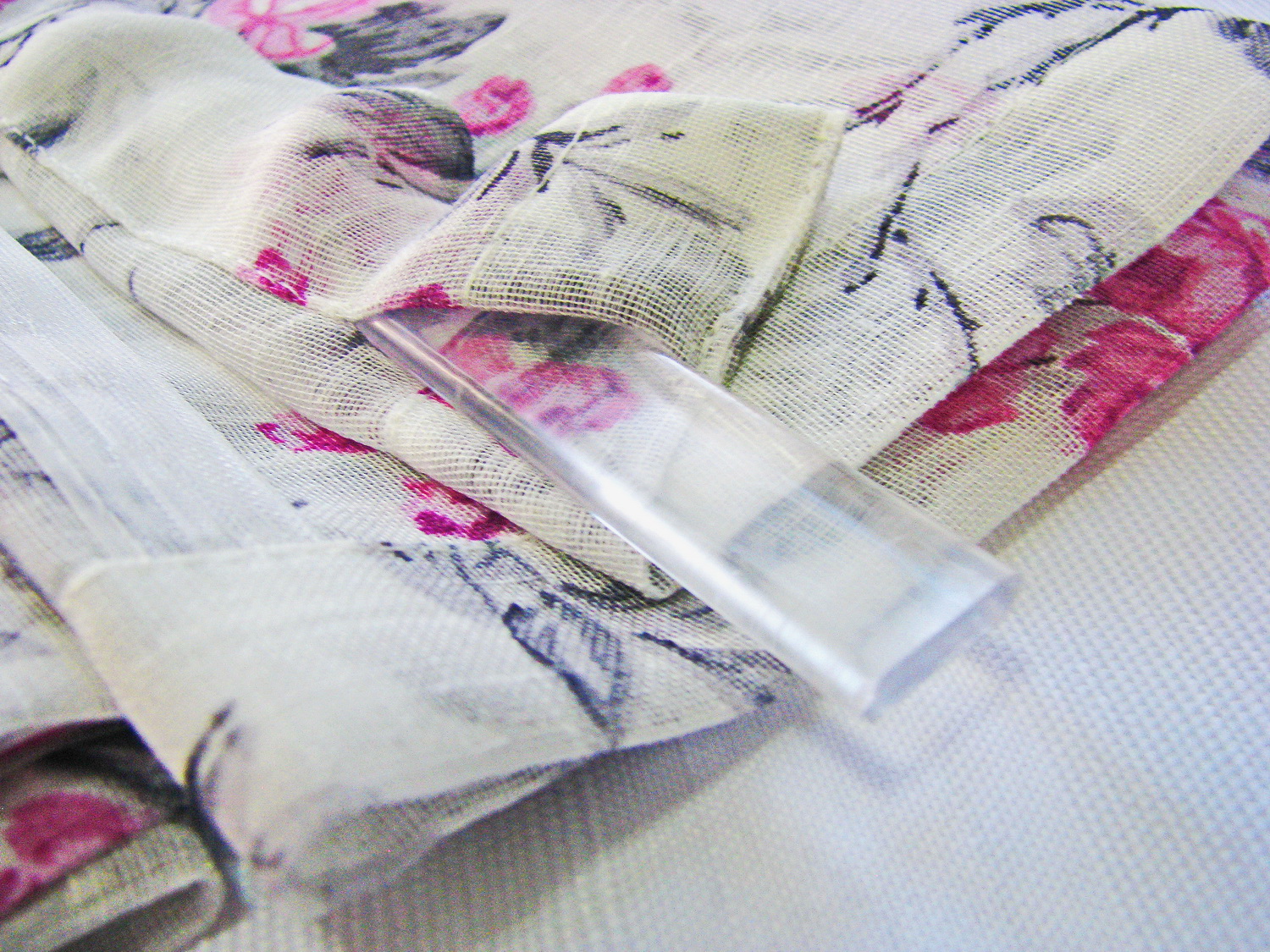 OBCIĄŻNIK PLEXI ROLETY RZYMSKIE FIRANY PANEL 140CM Szerokość produktu 1.8 cm