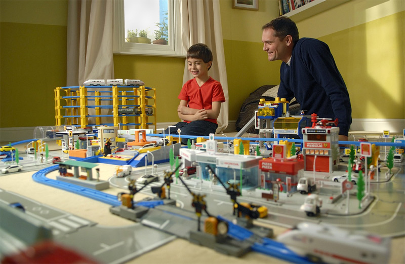 TOMICA - MEGA ZESTAW TORÓW 32 ELEMENTY Bohater brak
