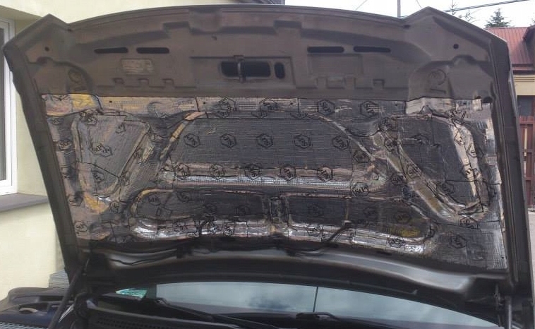 MATA WYGŁUSZAJĄCA WYGŁUSZENIA MASKI KOMORY SILNIKA trudnopalna na pokrywę Grubość 5 mm