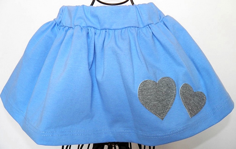 SPÓDNICA Z SERCAMI KOLORY LATO NIEBIESKA 128/134