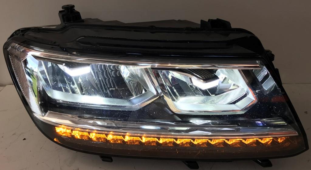 Передние фары тигуан. Фара VW Tiguan 2. Led фары Volkswagen Tiguan. Фара Тигуан 5т2941752. Фара Фольксваген Тигуан 2019.