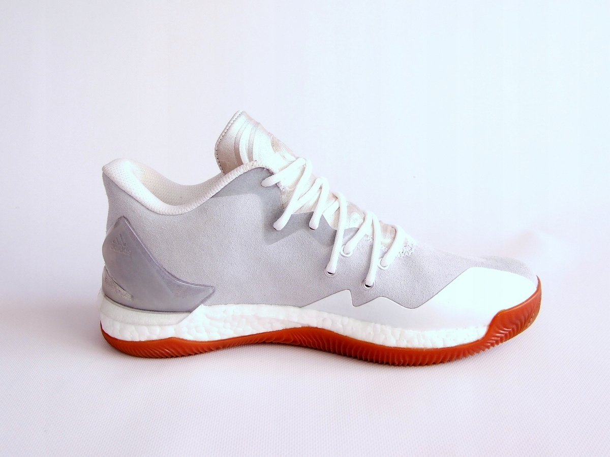 ADIDAS BASKETBALL D.ROSE Model BASKETBALL D.ROSE 7 VII LOW BOOST SUEDE