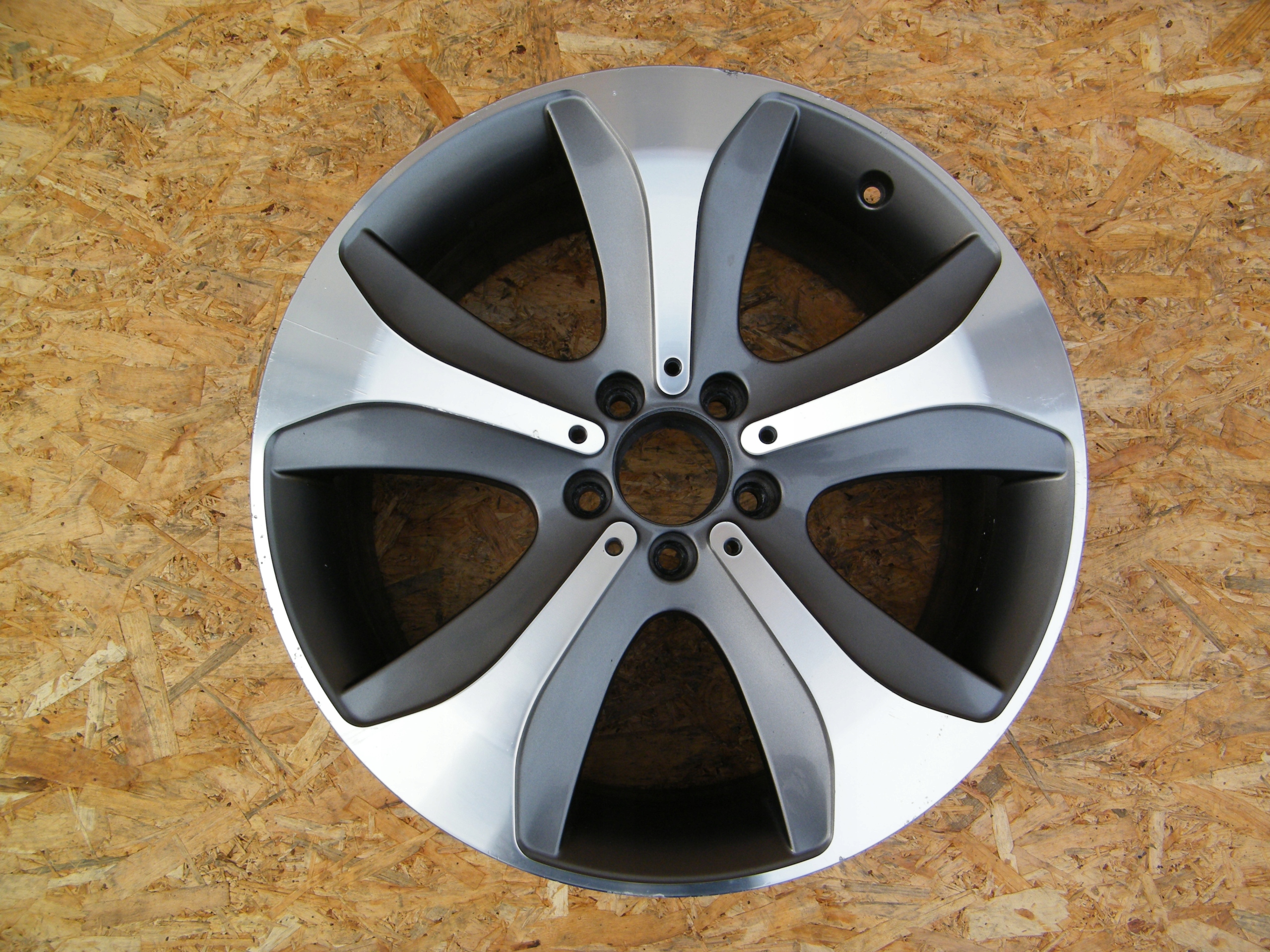 Mercedes S-клас W222 обід 19 дюймів A2224012502
