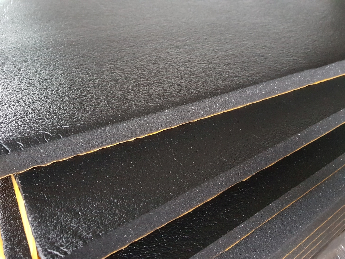 pianka mata gąbka z klejem wyciszająca / termiczna Numer katalogowy części 070702