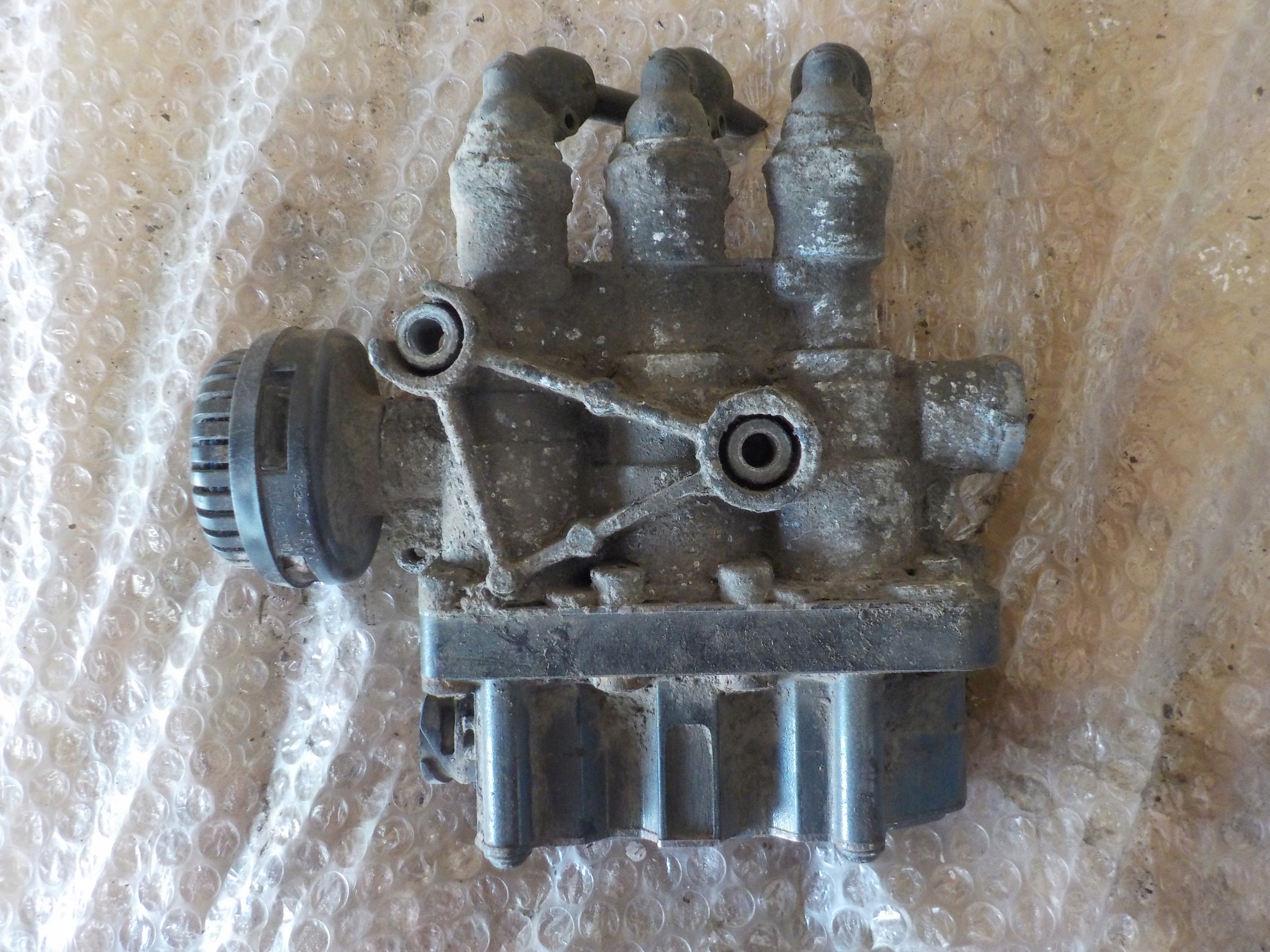 КЛАПАН ПОДУШКИ ECAS МОДУЛЯТОР DAF LF 45 4728800300